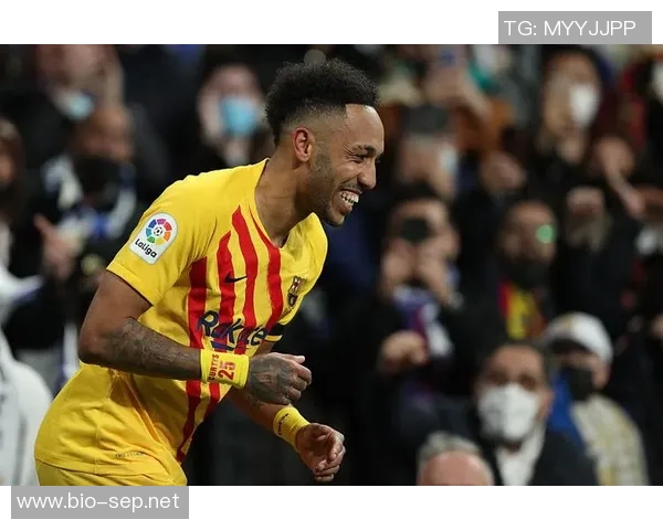 足球明星奥巴梅扬的传奇之路与职业生涯的辉煌成就揭秘