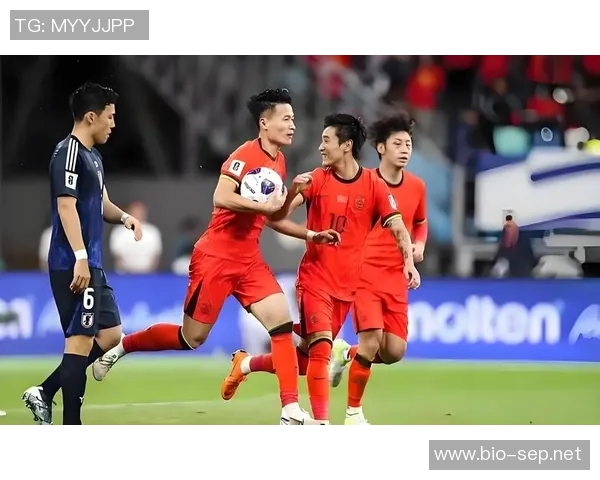 足球明星激情扔衣服视频引发热议网友纷纷点赞评论不断