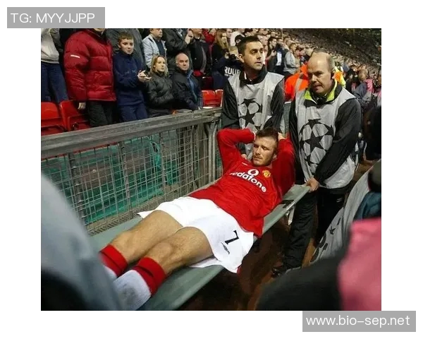 足球明星退役后体型变化揭秘从巅峰到平凡的身体故事 足球明星退役后体型变化揭秘从巅峰到平凡的身体故事